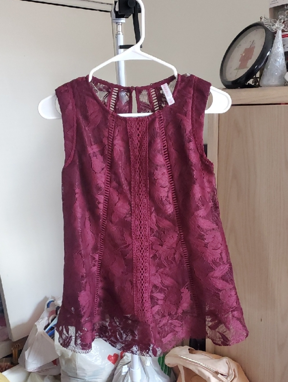 Xhilaration Burgundy Floral Lace Sleeveless Tank Top Blouse Size S